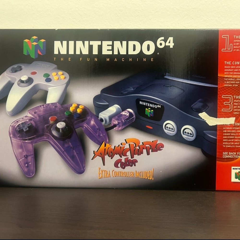 Nintendo 64 with Controllers & Adapter - Picture 3 of 12